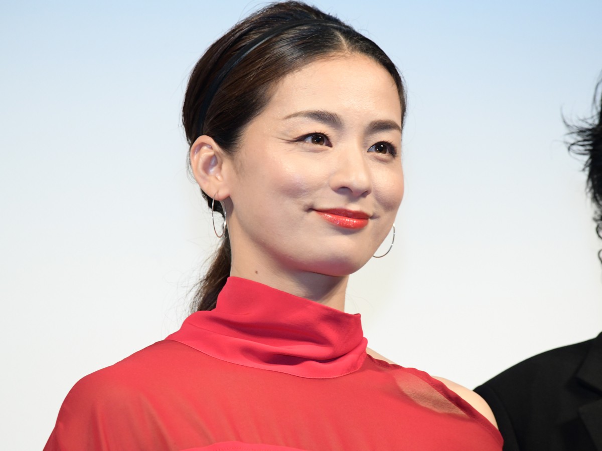 尾野真千子の美貌を堪能できる画像まとめ