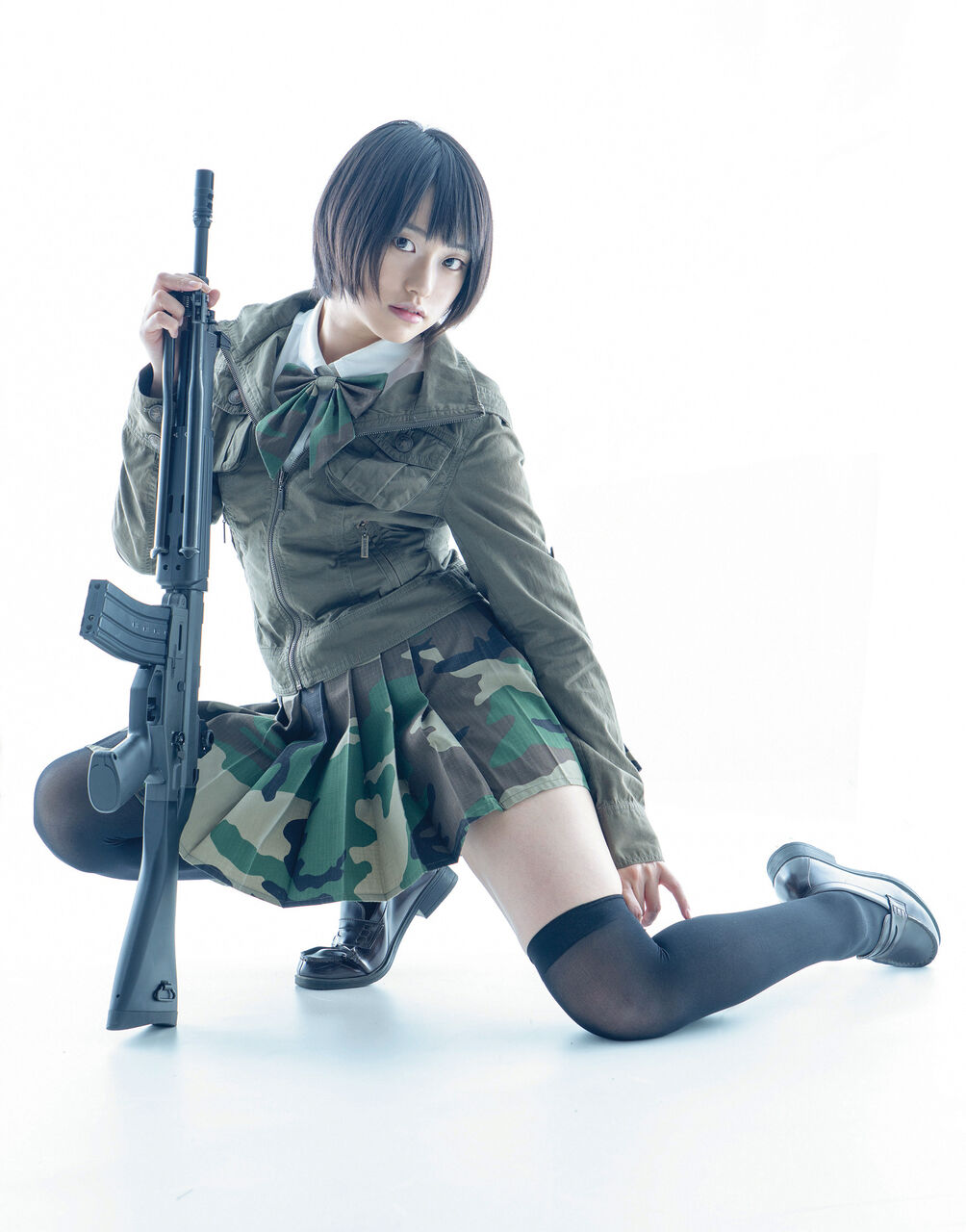 武装JKの火付け役！コスプレイヤーかざりの画像まとめ