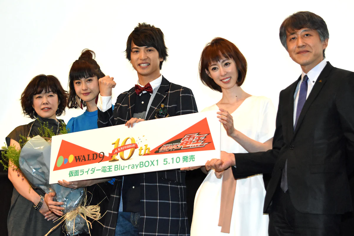 『仮面ライダー電王』10周年記念イベントで佐藤健がサプライズ出演！ファン大歓喜！