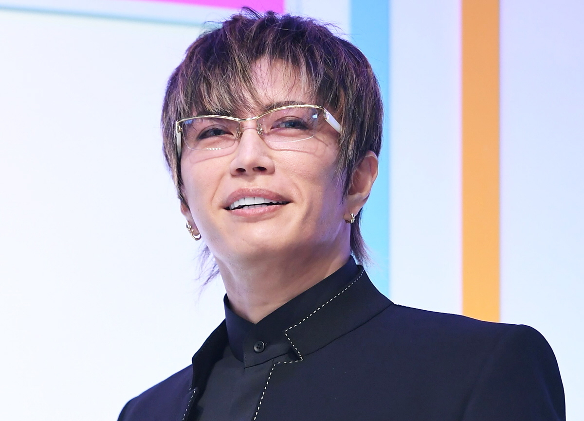 卒業式にGACKT降臨！大興奮の式典の様子を紹介！【千葉経済大学附属高等学校】