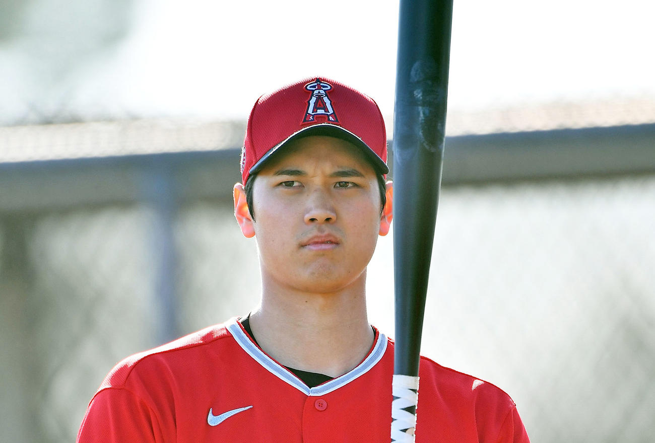 大谷翔平の「二刀流」に反対していた芸能人・有名人まとめ！野村克也は素直に謝罪していた！