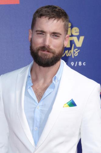 ダスティン・ミリガン / Dustin Milligan