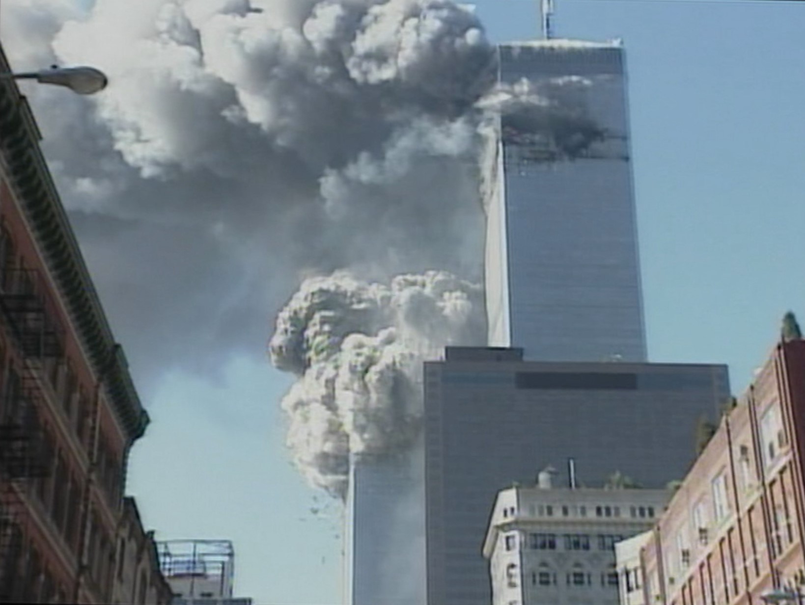 【9.11】米同時多発テロ事件はアメリカの自作自演だった？陰謀説について真実を探る【都市伝説】