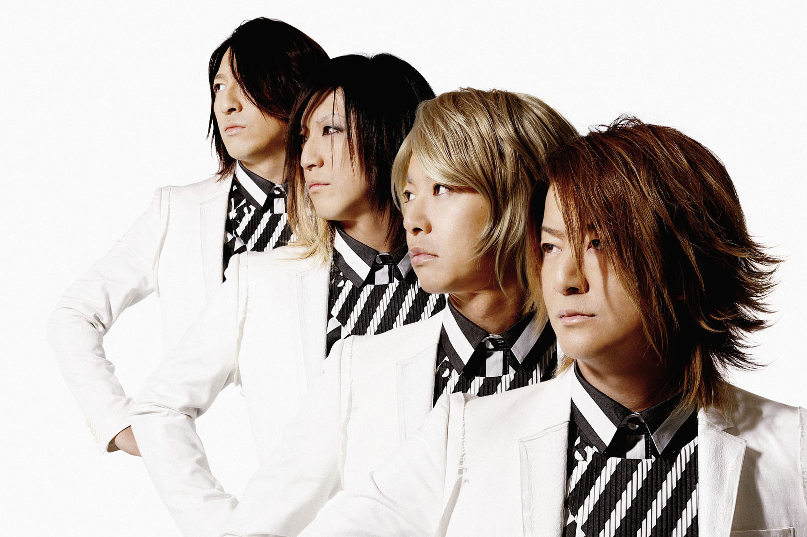 GLAY『20th Anniversary FINAL GLAY HALL TOUR 2015 Miracle Music Hunt Forever＋』のセットリストとライブレポートを紹介！愛媛県今治市公会堂公演！
