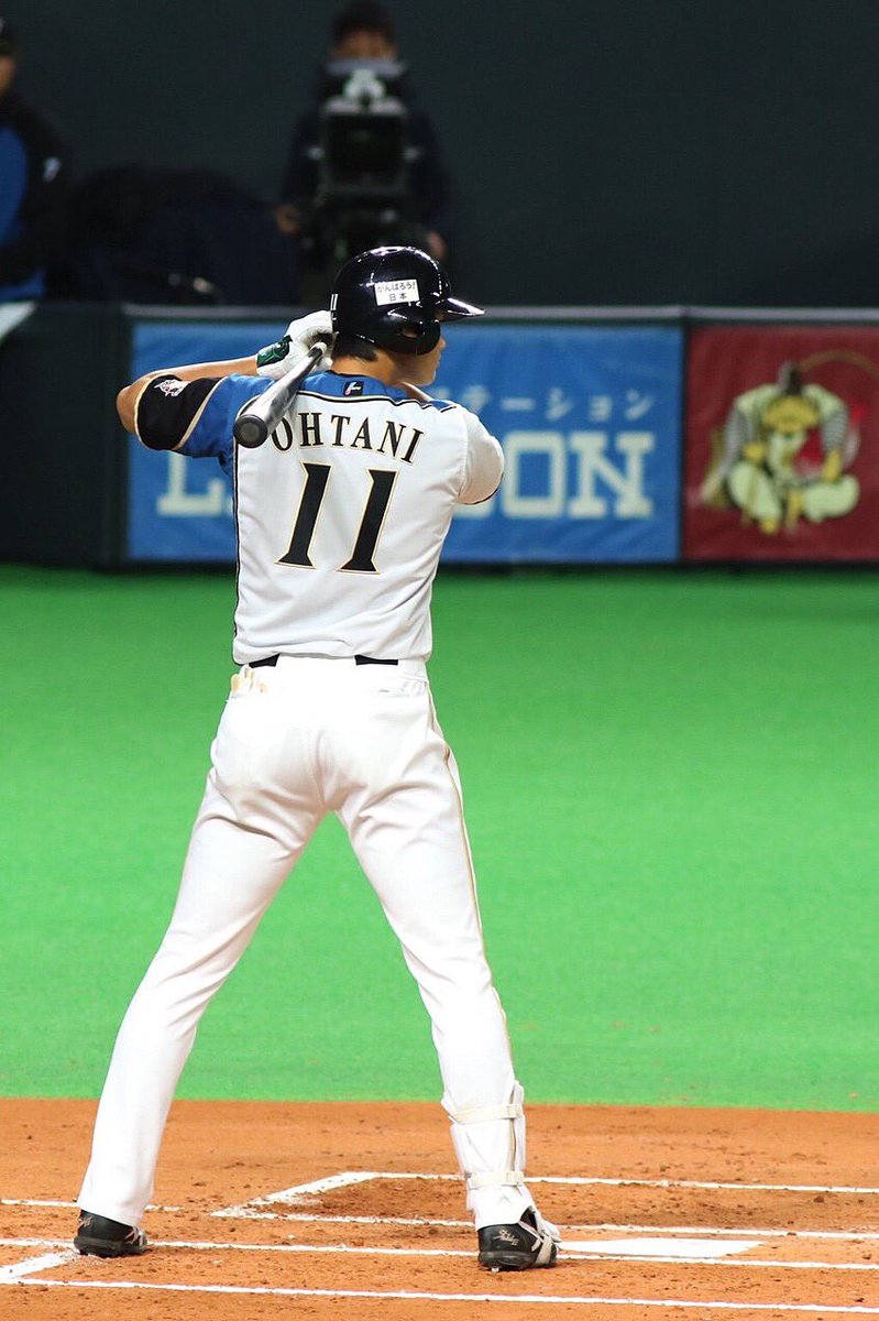 大谷翔平が1番投手で先頭打者ホームラン！神スイングでお馴染みの稲村亜美が始球式を務めた影響か？