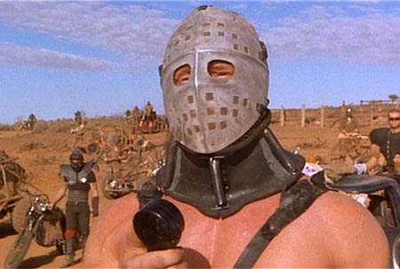 マッドマックス2 映画 のネタバレ解説 考察まとめ 2 4 Renote リノート マッドマックス2 映画 のネタバレ解説 考察まとめ 2 4 Renote リノート