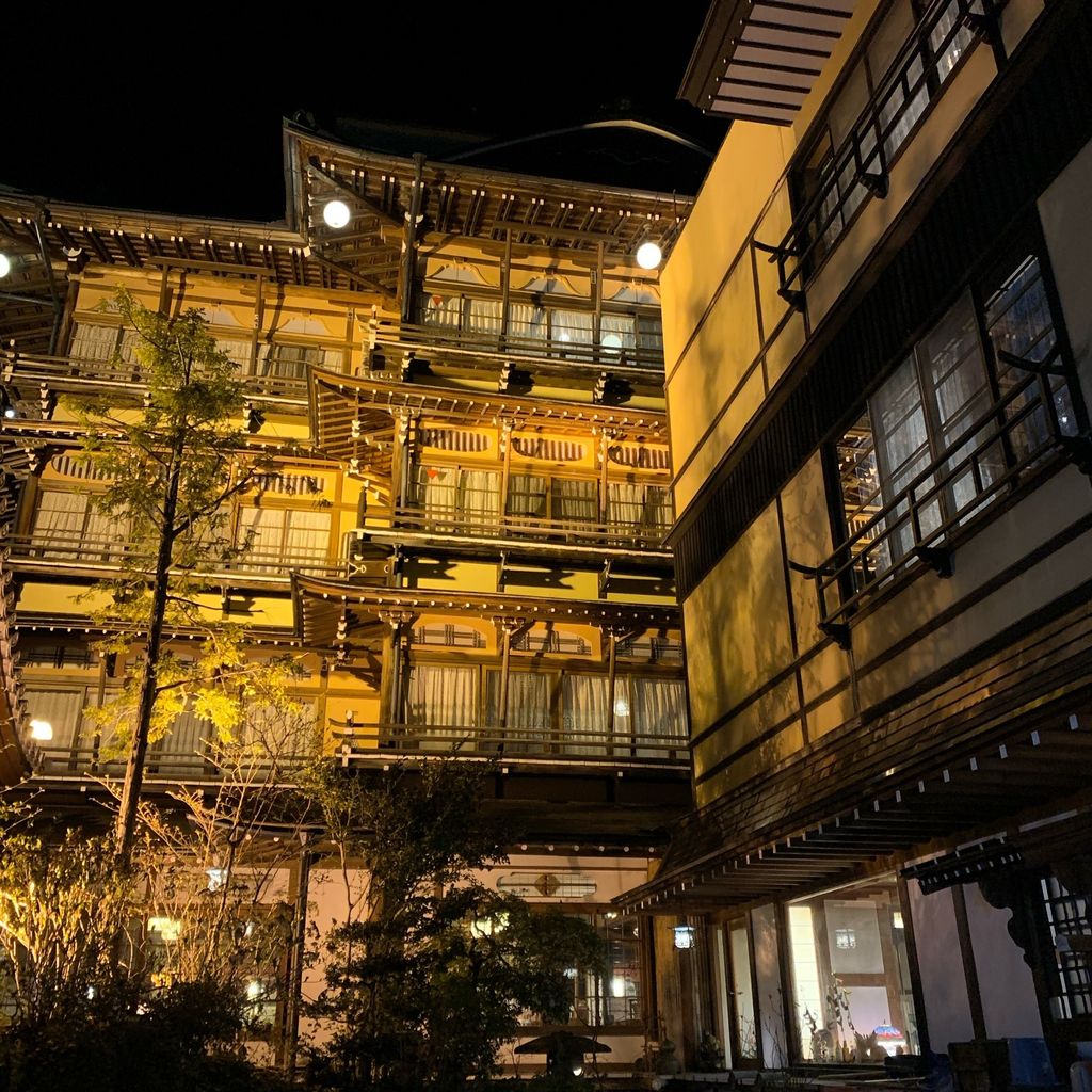 『千と千尋の神隠し』の油屋のモデルになった長野県渋温泉の旅館「金具屋」の画像・周辺の様子まとめ