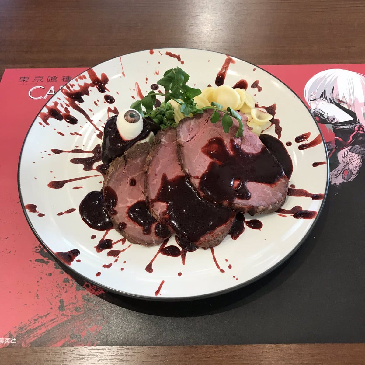 『東京喰種トーキョーグール』カフェのメニューがヤバすぎる！マズいサンドイッチが話題